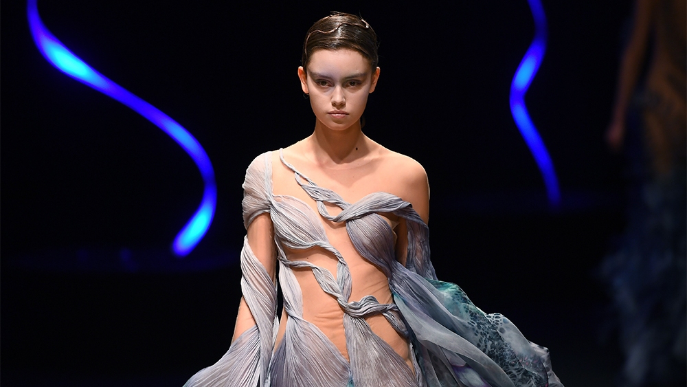 A model presents a creation by Iris Van Herpen during the Women's Spring-Summer 2020/2021 Haute Couture collection fashion show in Paris, on January 20, 2020. (Photo by CHRISTOPHE ARCHAMBAULT / AFP) (Photo by CHRISTOPHE ARCHAMBAULT/AFP via Getty Images)